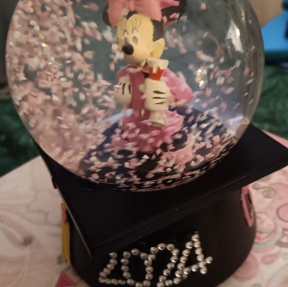 Disney Musical Minnie Mouse Snow Globe - Picture 9 of 11